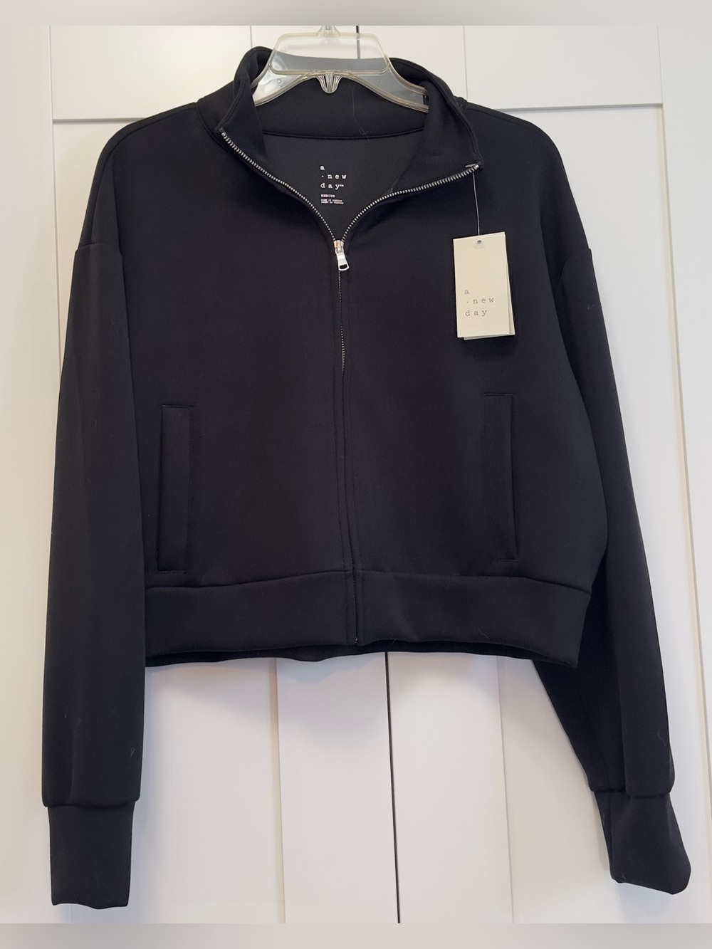 Black Zip-Front Cropped Bomber Jacket With Pockets Sz MED NEW!